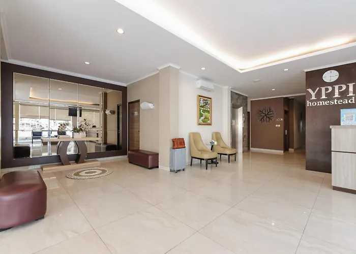 RedDoorz Plus near Lippo Mall Kemang 2 Jakarta