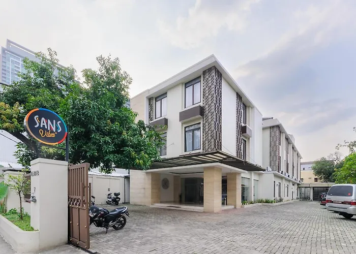 RedDoorz Plus near Lippo Mall Kemang 2 Jakarta